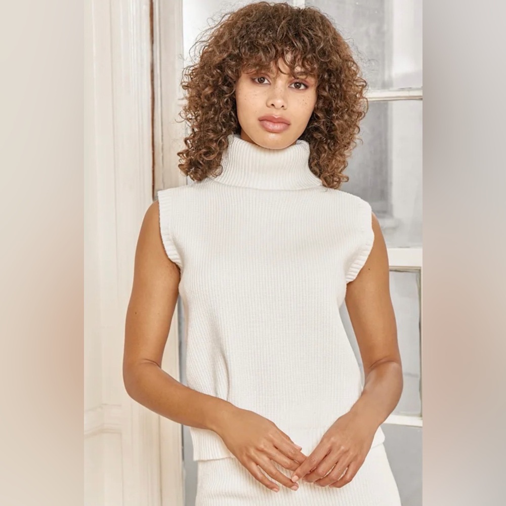 Sleeveless Two-piece Sweater Dress - Picture 4 of 5